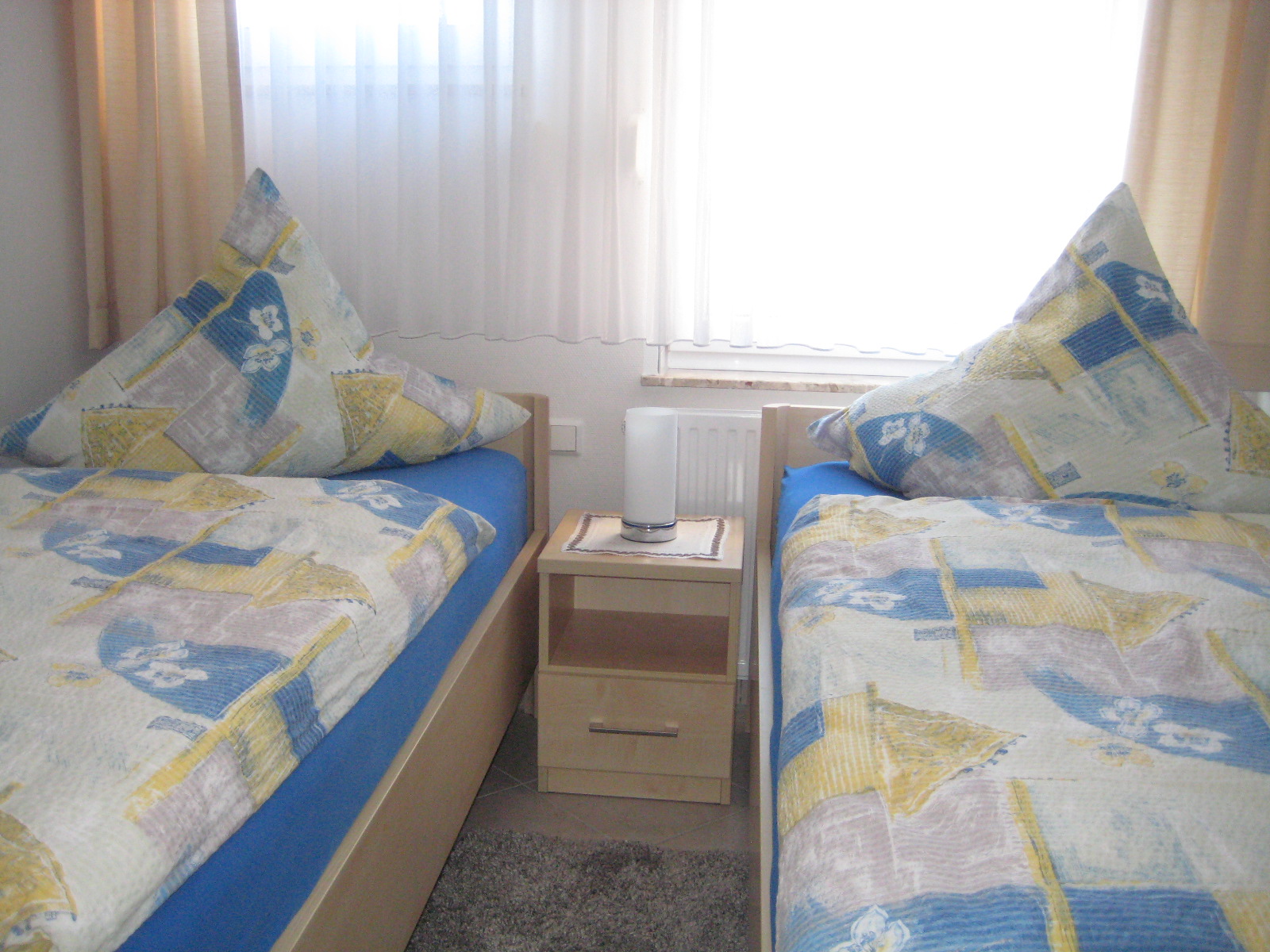 - Wohnung B